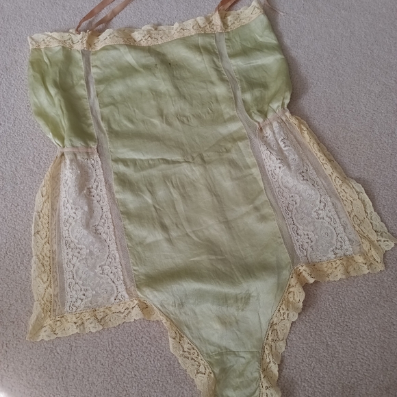 ANTIQUE 1920S ART DECO SILK STEP IN TEDDY WITH LACE! - Picture 8 of 16